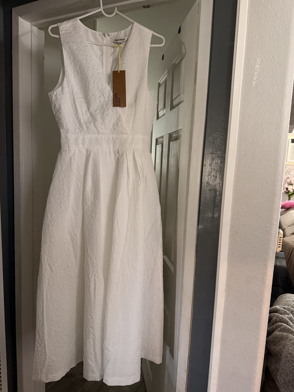 Classic Sleeveless White Midi Dress